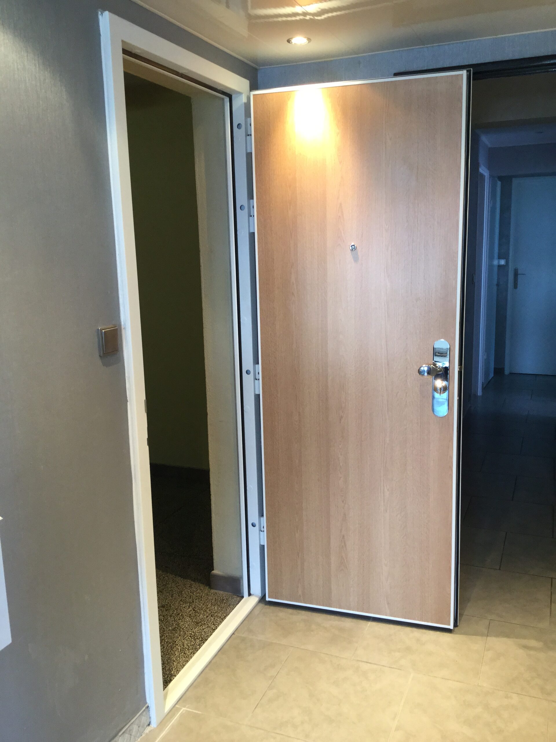 ouvrir une porte blindée