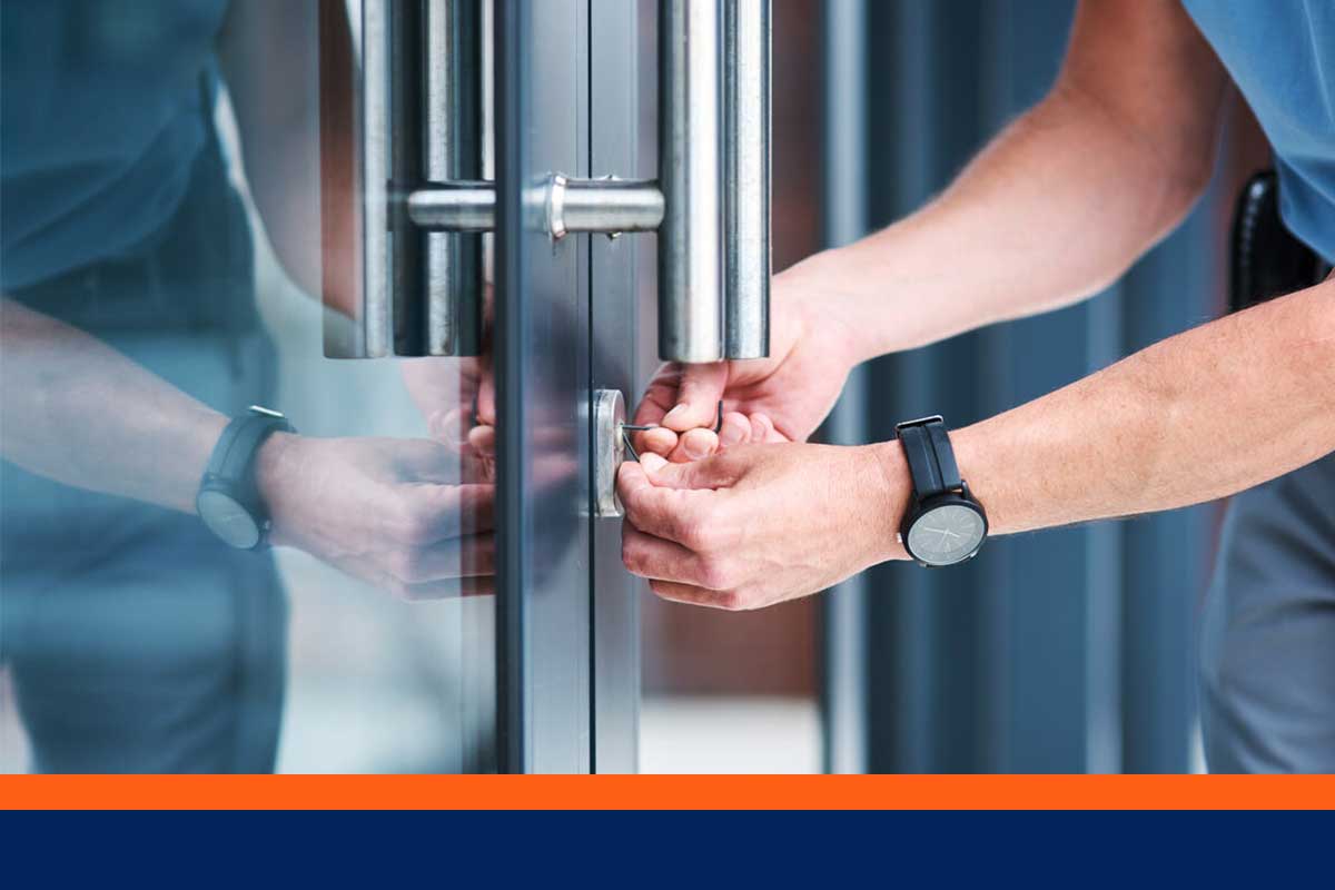 ouvrir une porte fermée