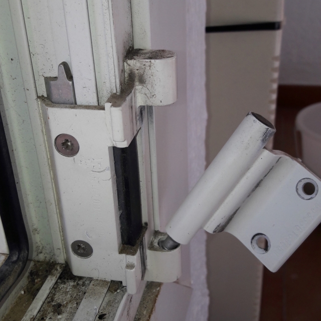 porte fenetre oscillo battant