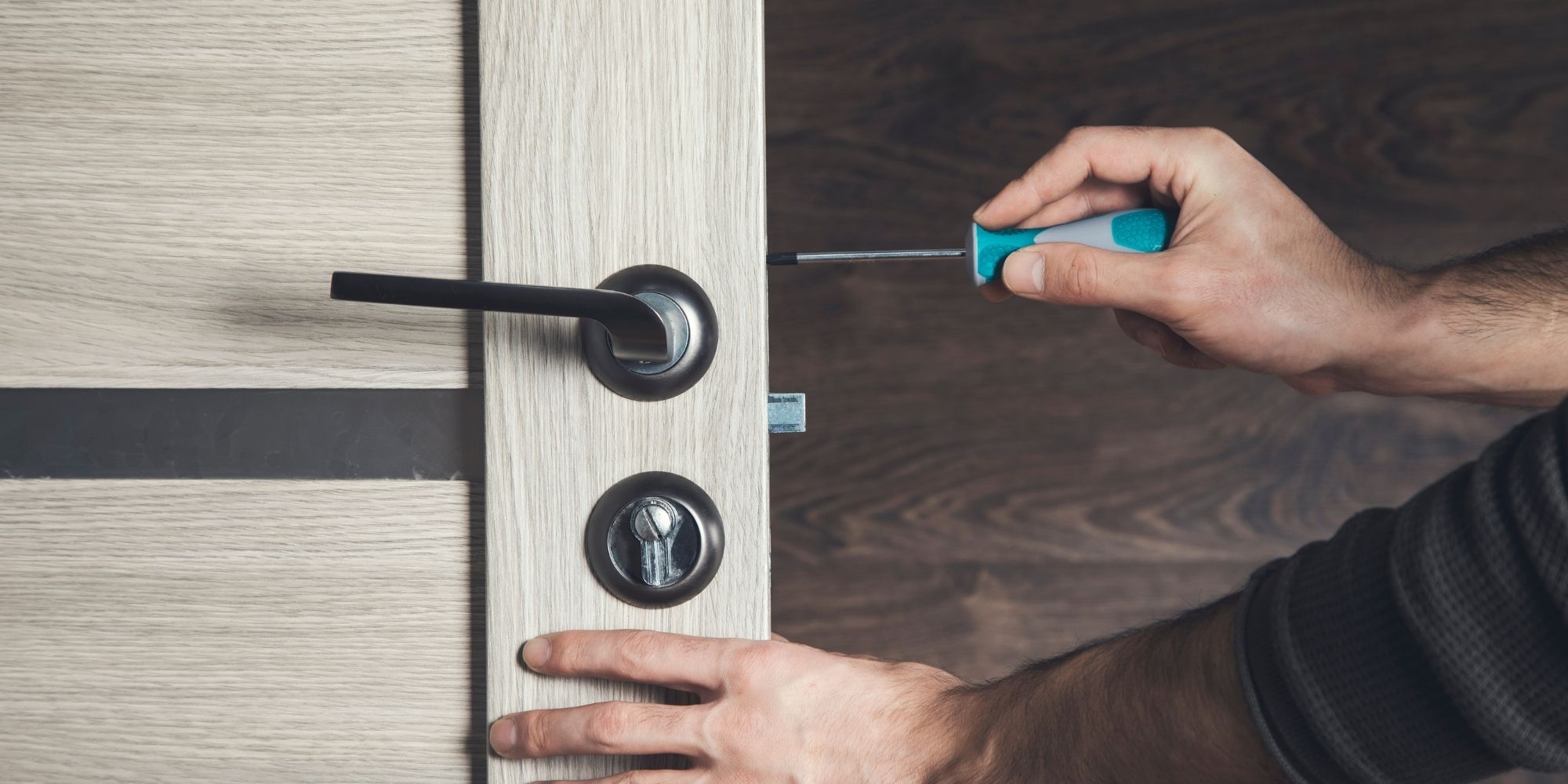 réparation de serrure de porte 8eme